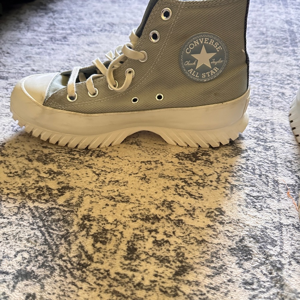 Chuck Taylor All Star Lugged 2.0 Converse High-Top Sneakers in light mint green